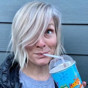 Meet your Posher, Lena